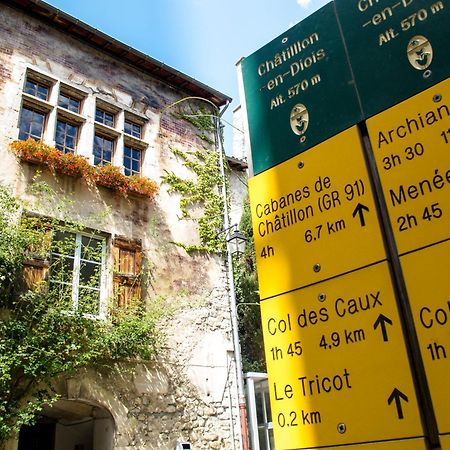 Le Dauphine Hotel Châtillon-en-Diois Екстериор снимка