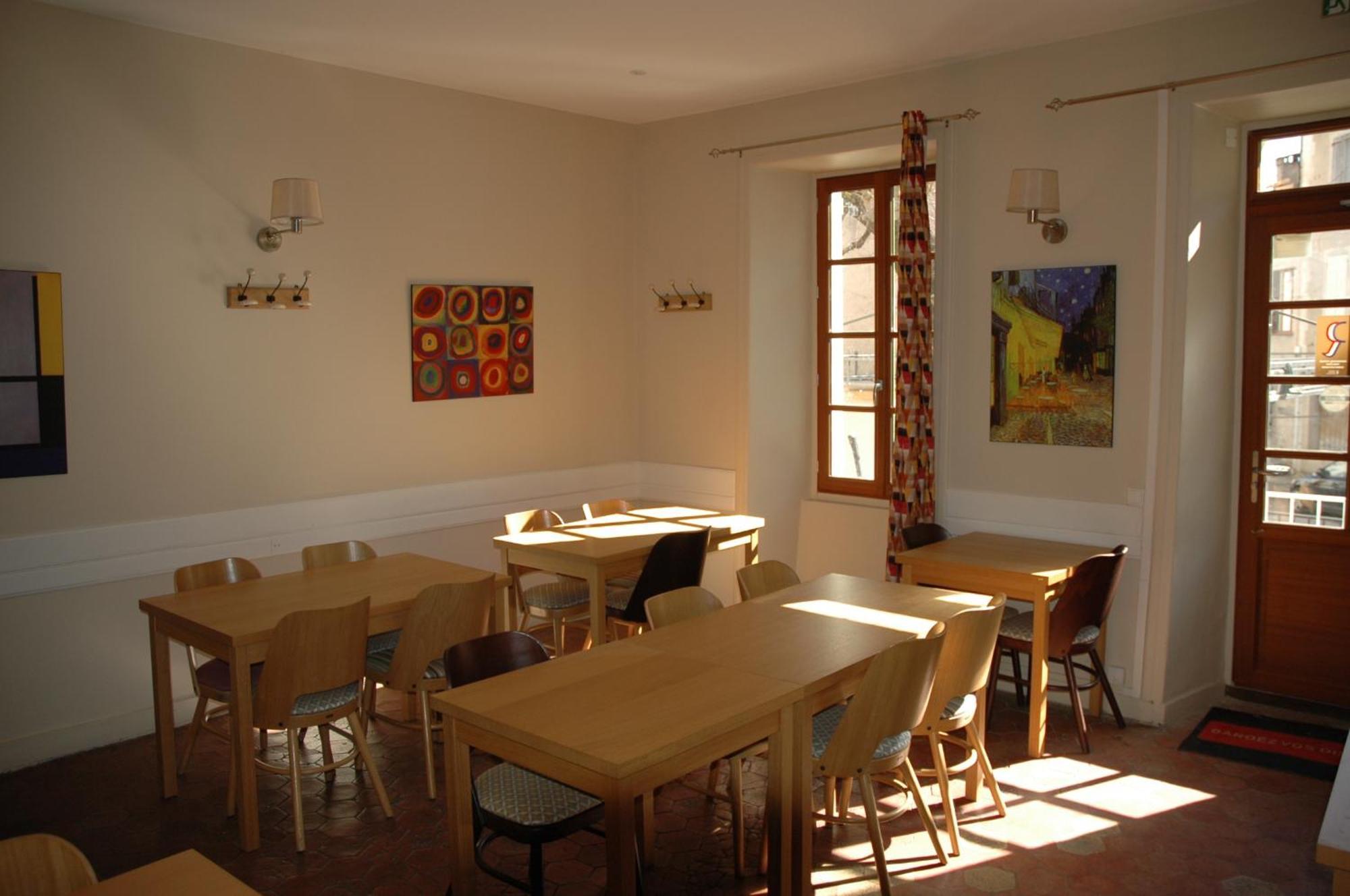 Le Dauphine Hotel Châtillon-en-Diois Екстериор снимка
