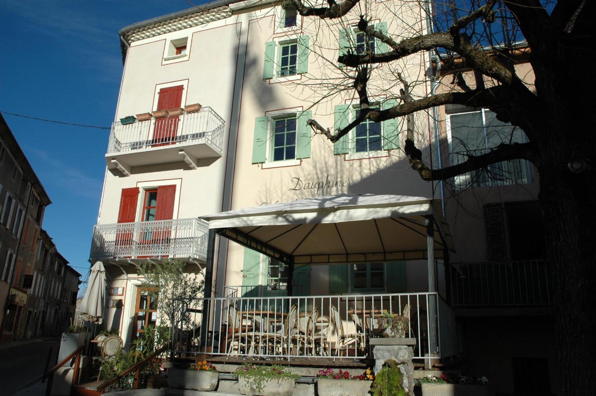 Le Dauphine Hotel Châtillon-en-Diois Екстериор снимка