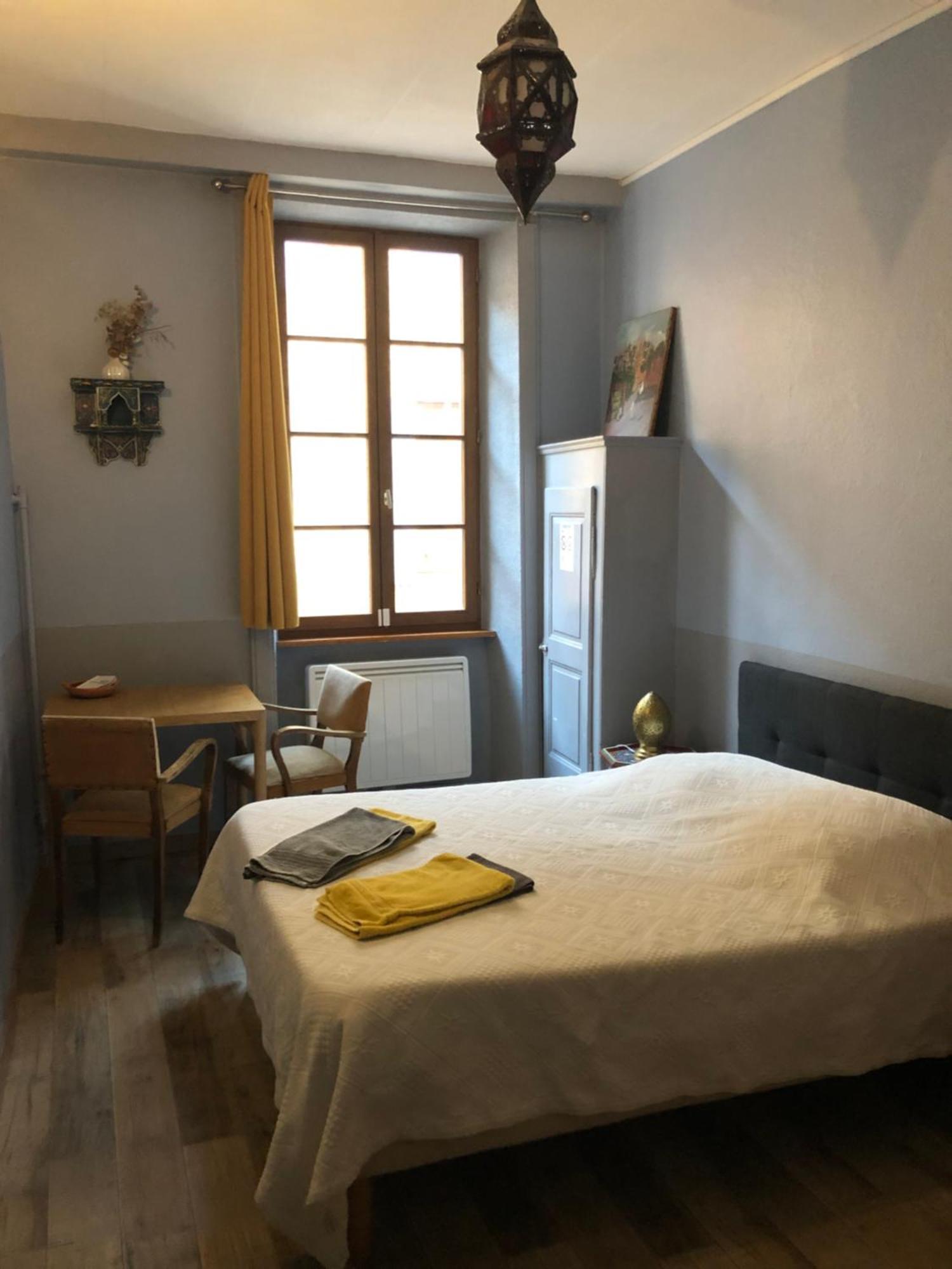 Le Dauphine Hotel Châtillon-en-Diois Екстериор снимка