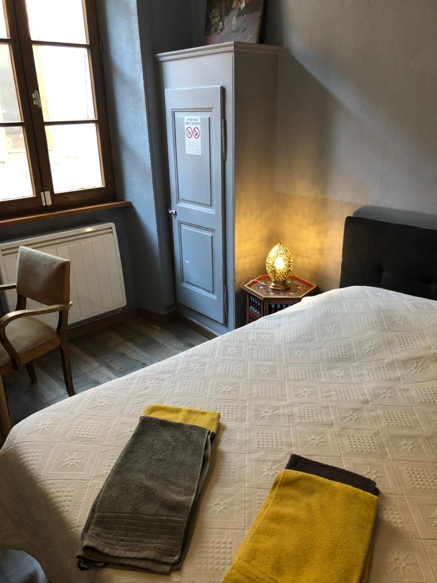 Le Dauphine Hotel Châtillon-en-Diois Екстериор снимка