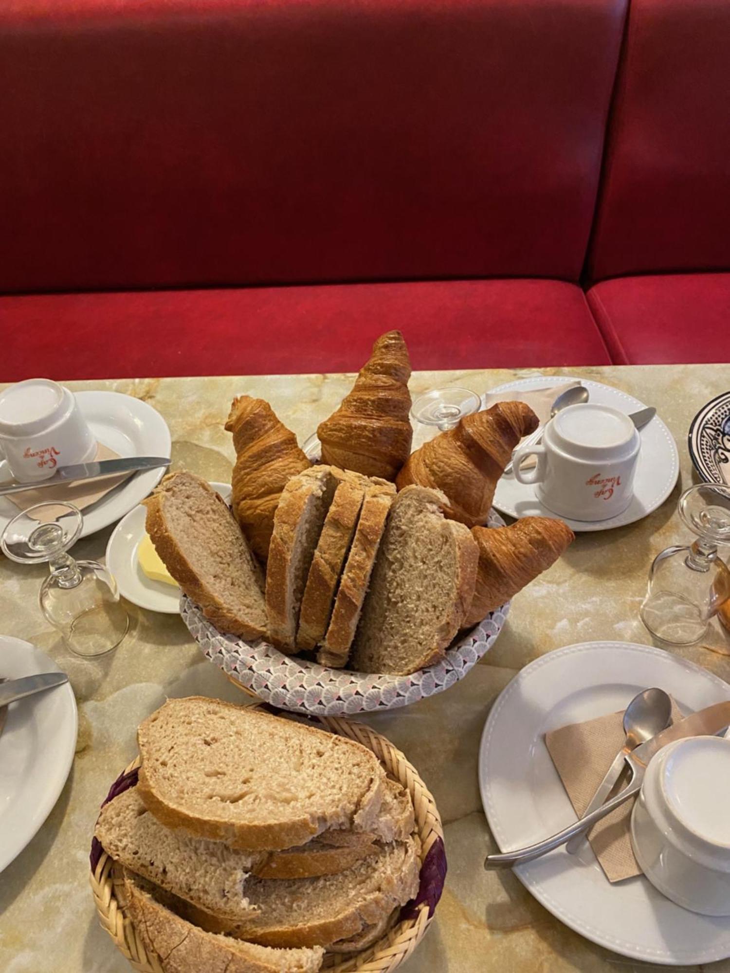 Le Dauphine Hotel Châtillon-en-Diois Екстериор снимка