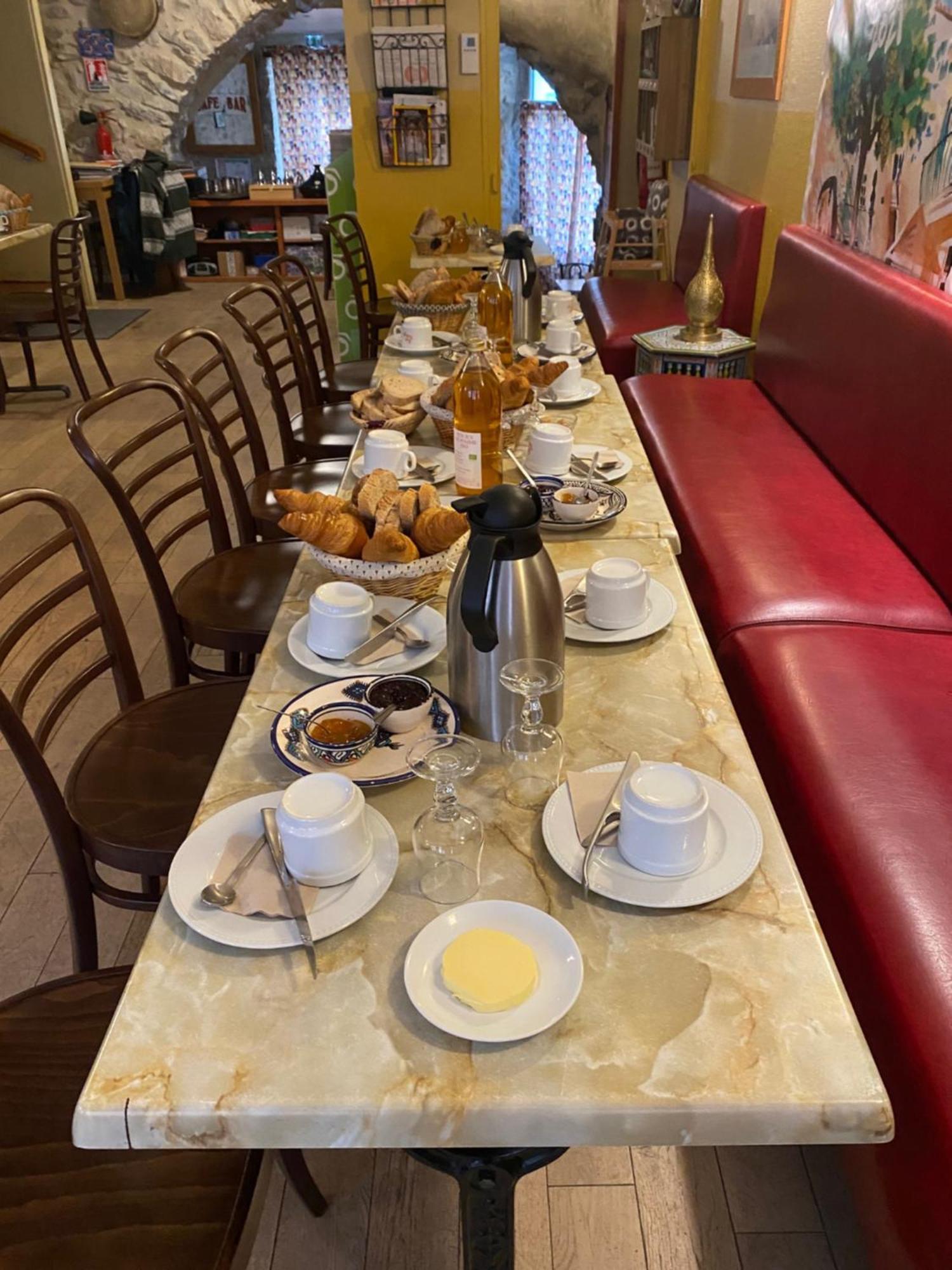 Le Dauphine Hotel Châtillon-en-Diois Екстериор снимка